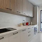 Summer Vibes Nusco Modern Apartment, Parking, Fast Wifi, Balcony *