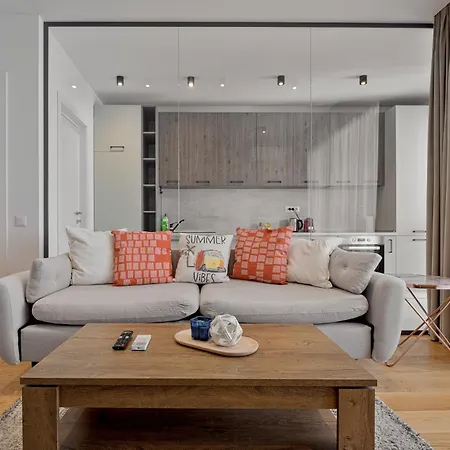 Summer Vibes Nusco Modern Apartment, Parking, Fast Wifi, Balcony *