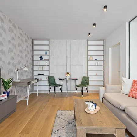 Summer Vibes Nusco Modern Apartment, Parking, Fast Wifi, Balcony * Bucarest