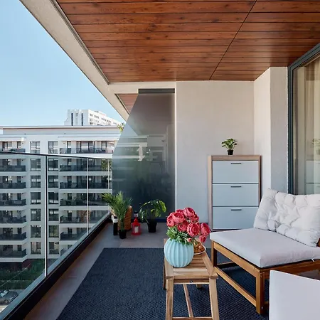 Summer Vibes Nusco Modern Apartment, Parking, Fast Wifi, Balcony Bucureşti