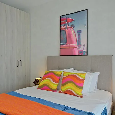 Summer Vibes Nusco Modern Apartment, Parking, Fast Wifi, Balcony *