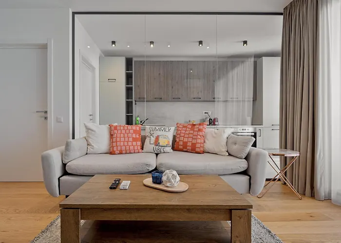 Summer Vibes Nusco Modern Apartment, Parking, Fast Wifi, Balcony *