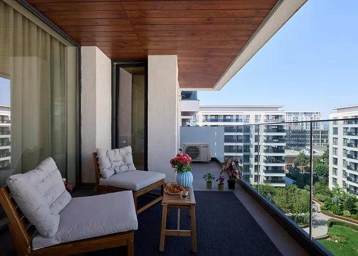 Summer Vibes Nusco Modern Apartment, Parking, Fast Wifi, Balcony * Bukarest