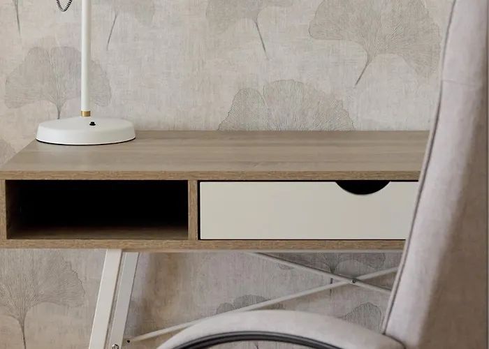 Summer Vibes Nusco Modern Apartment, Parking, Fast Wifi, Balcony *