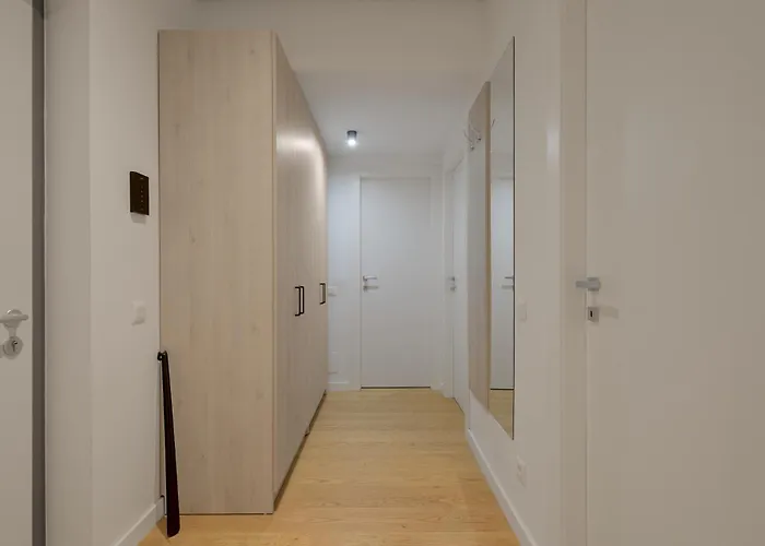 Summer Vibes Nusco Modern Apartment, Parking, Fast Wifi, Balcony *