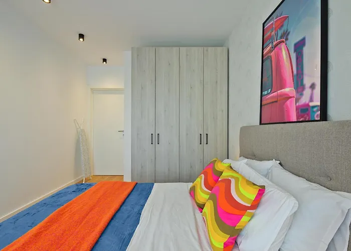 Lägenhet Summer Vibes Nusco Modern Apartment, Parking, Fast Wifi, Balcony Bukarest